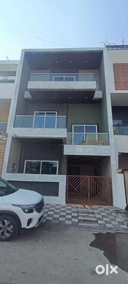 Mahalaxmi East Facing bungalow for sale