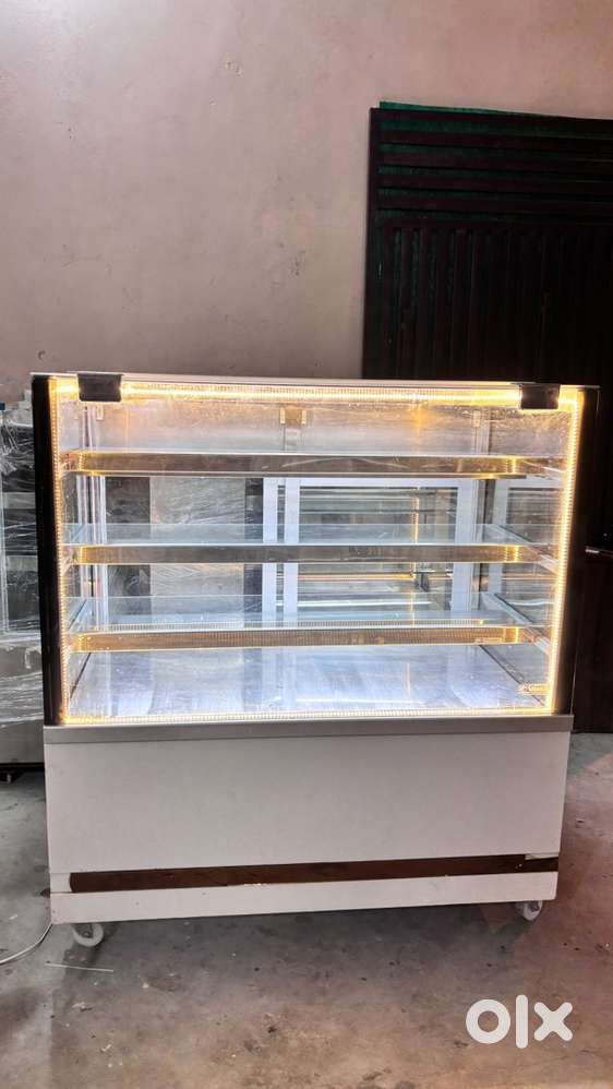 Front open display counter Non cooling