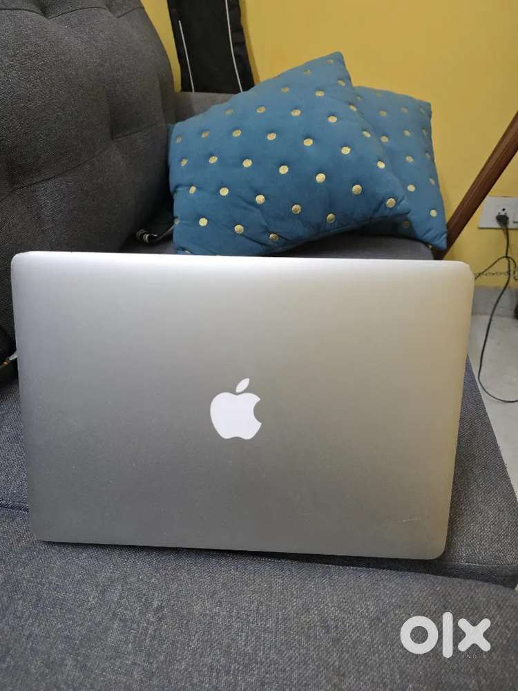 Macbook air 2015 , 8GB RAM, 128 SSD