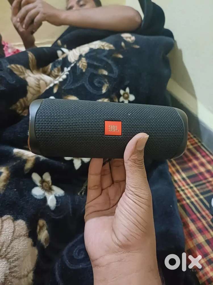 Jbl flip 5 speaker