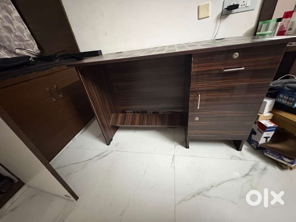 Office/computer table for sale