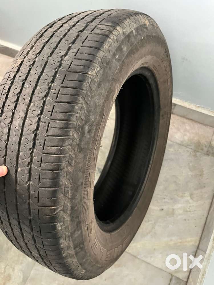 2nd hand Bridgestone Scorpio 17 inch tyre