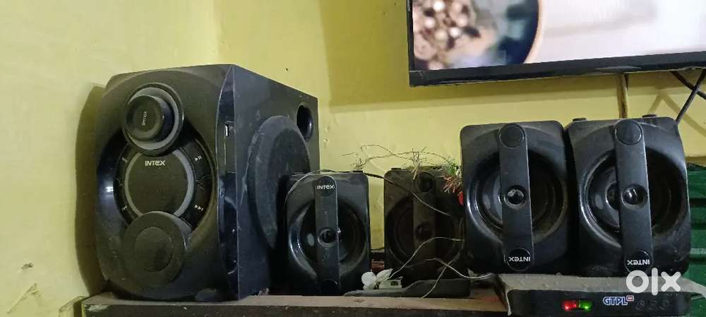 Intex home theatre with four speakers and remote