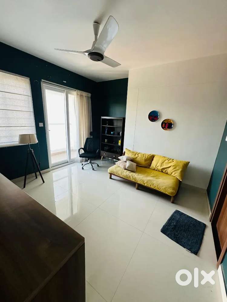 3BHK FULLY FURNISHED FLAT FOR SALE