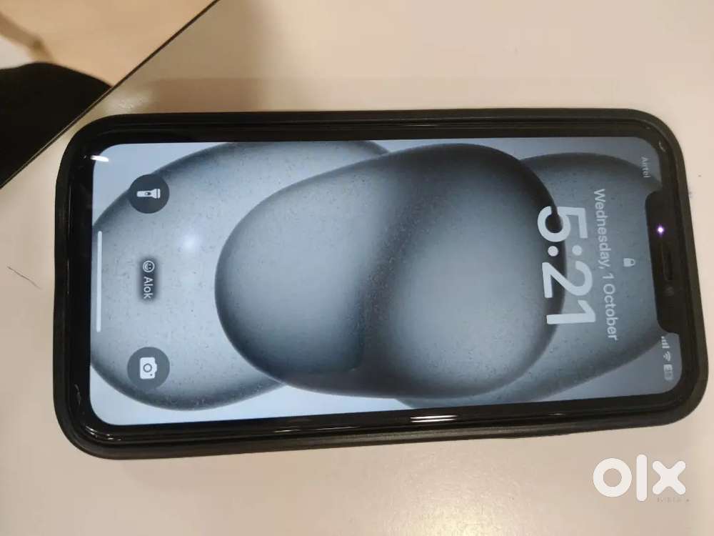 XR 64GB Black colour