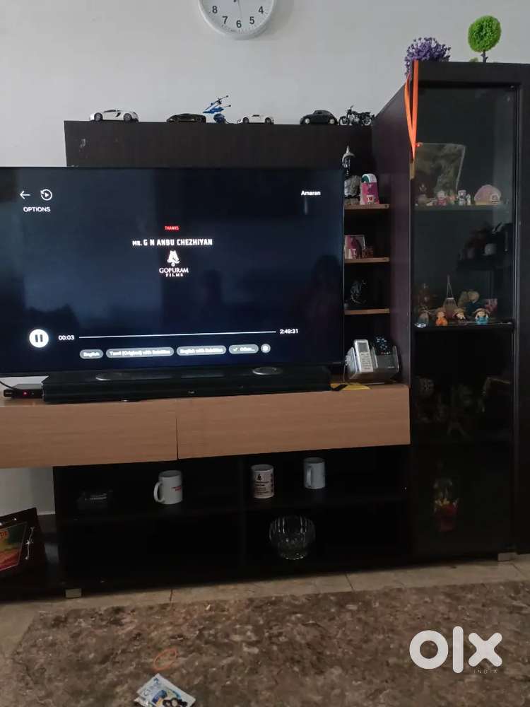 I want to sell my 6 seater Sofa, Dyning table, Bed and showcase
