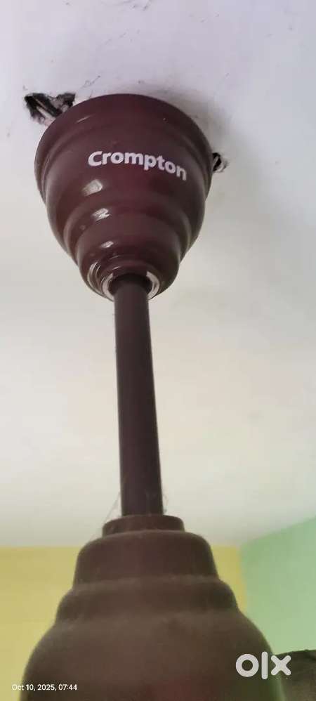 Crompton ceiling fan for sell with box