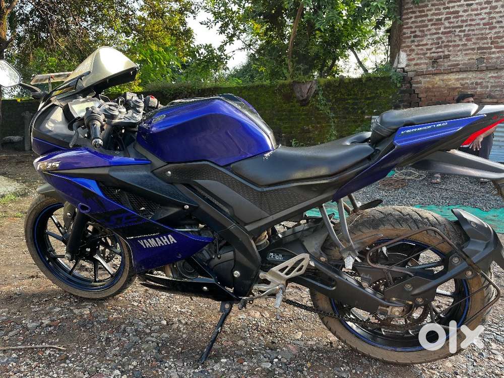 Yamaha R15 V3
