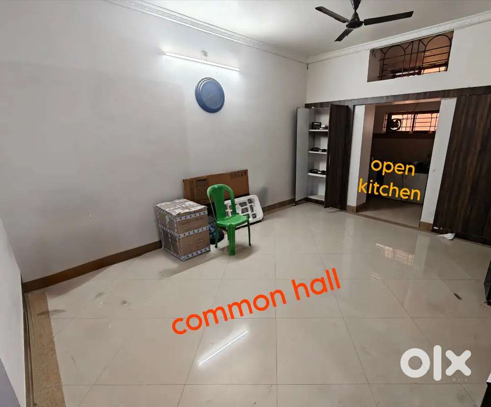 1 room available in a 3bhk flat (Only boys)