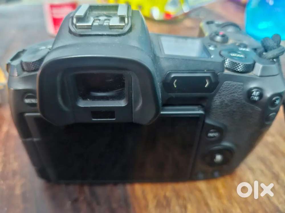 Canon R camera good condition h    full kitt h