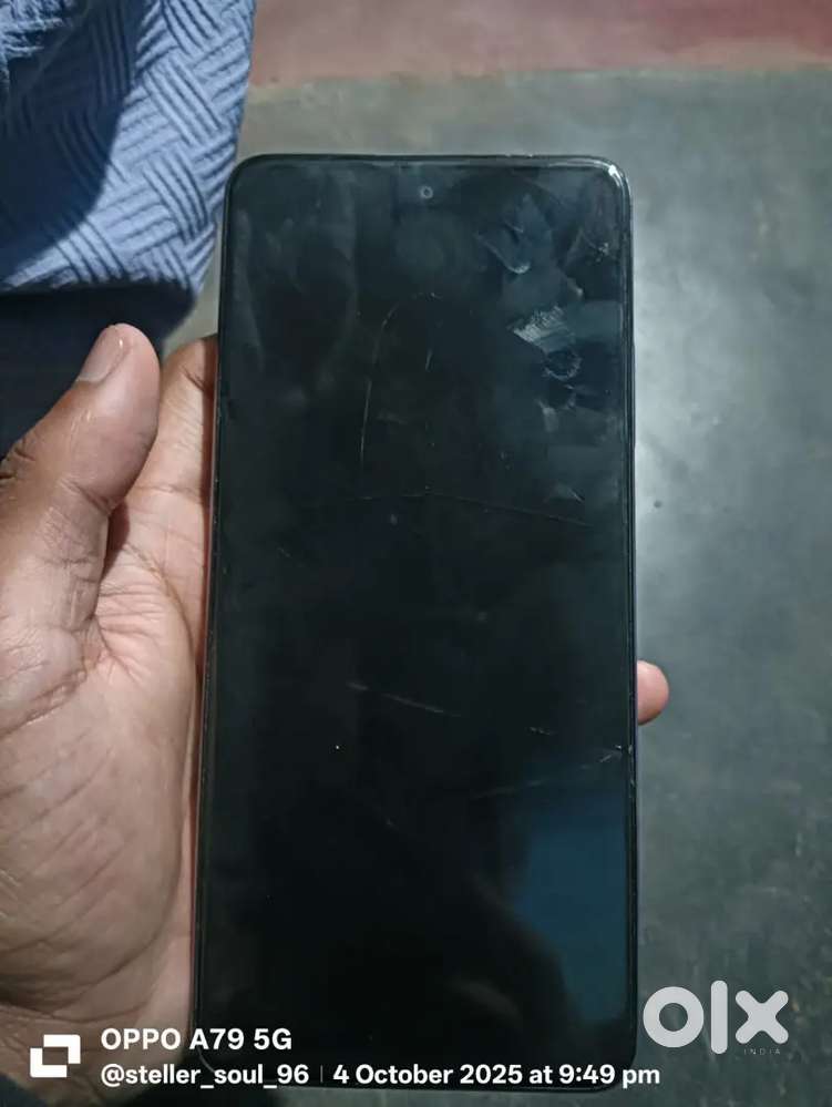I sell this phone anyone interested then contact me