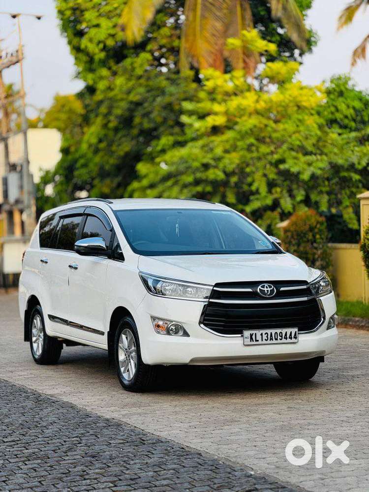 Toyota Innova Crysta 2.4 G Plus MT 8 STR, 2019, Diesel