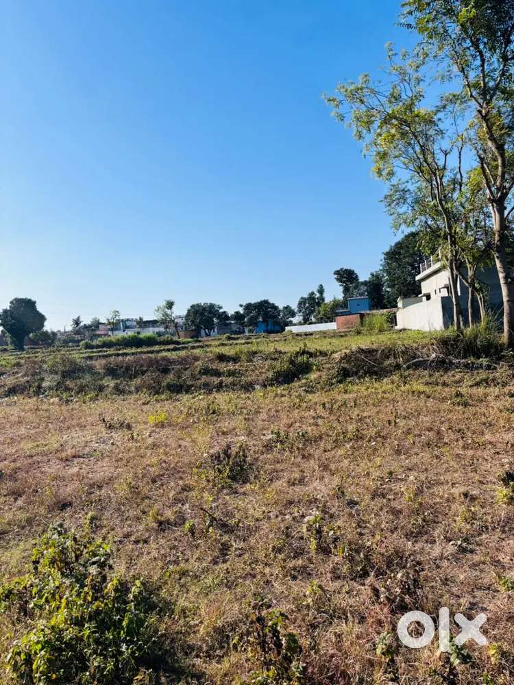 136sqyd 20ft Rd 2side open