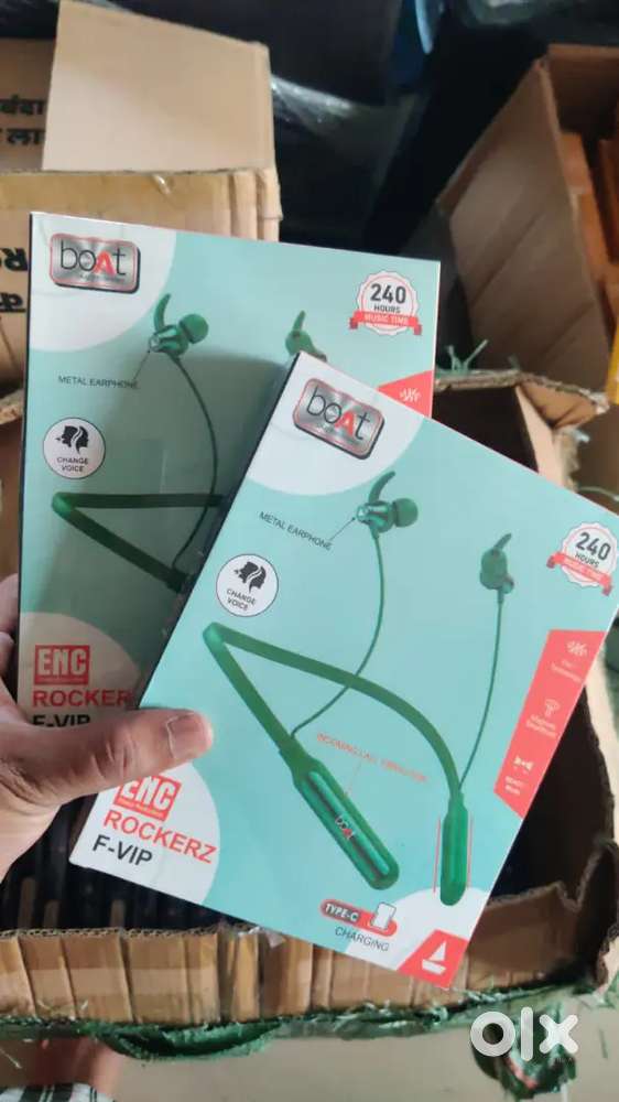 Boat seal pack earbuds and other earbuds is available at low price