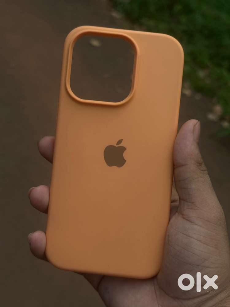 Silcon case 14 pro.     Light orange colour