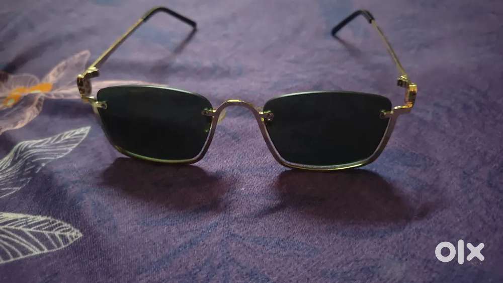 Premium Luxury Gold-Frame Sunglasses  Excellent Condition  Original