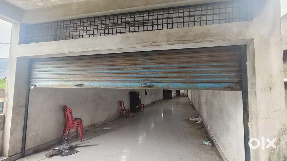 Rent godown in center 1st floor