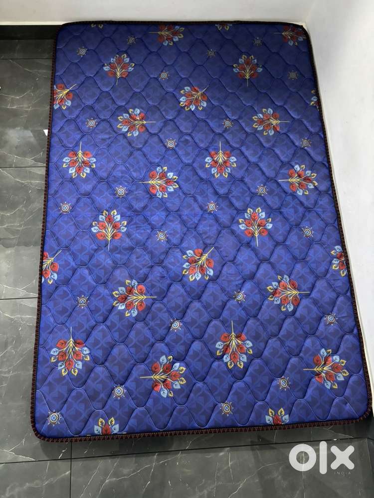 Urgent Sale – 1 Month Used Wardrobe & Mattress (Almost New!)