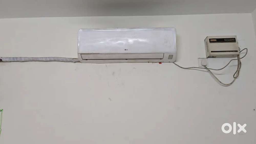 Lg 1 ton split AC in excellent condition