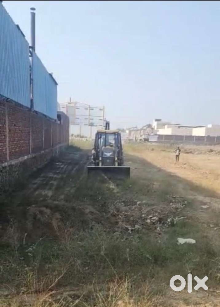 Plot 1612 yards near kwality pharmacy