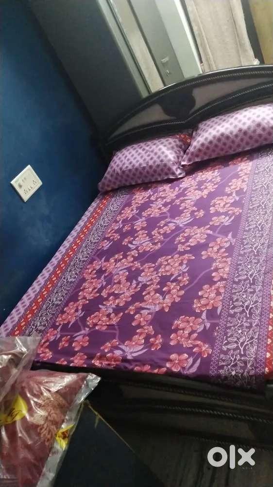 Need to sell 5*6 bed with mattress for buy big one