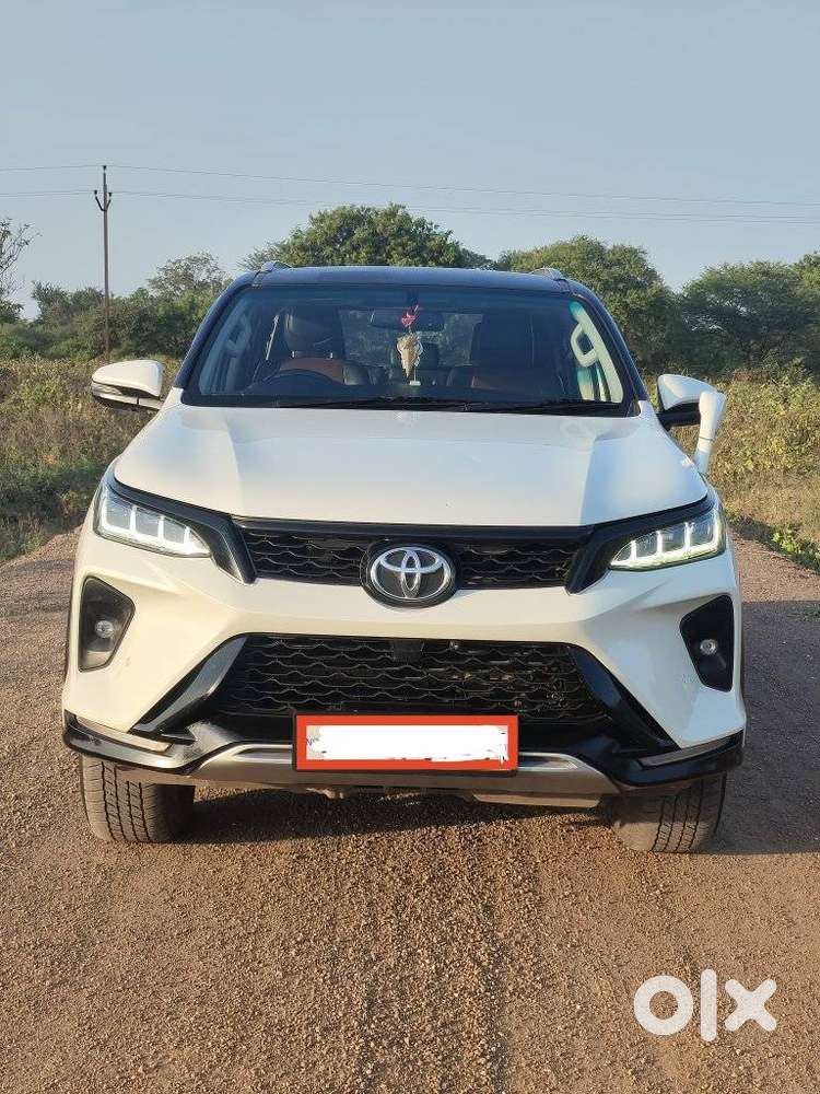 Toyota Fortuner Legender 4X2 AT 2.8, 2022, Diesel