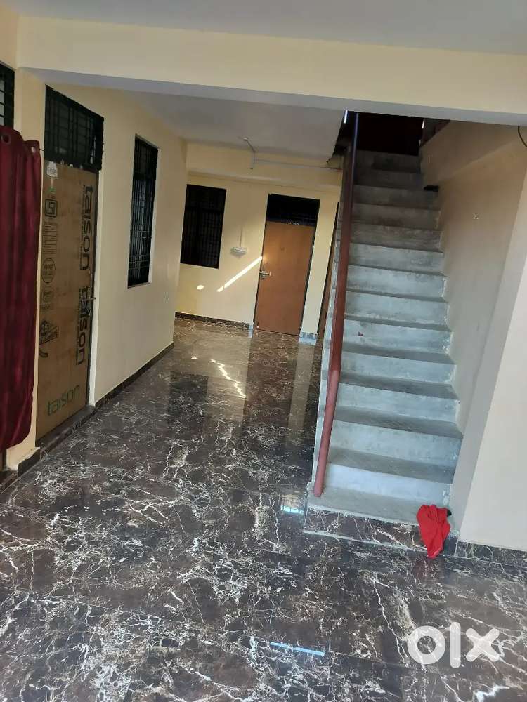 House for rent family and girls