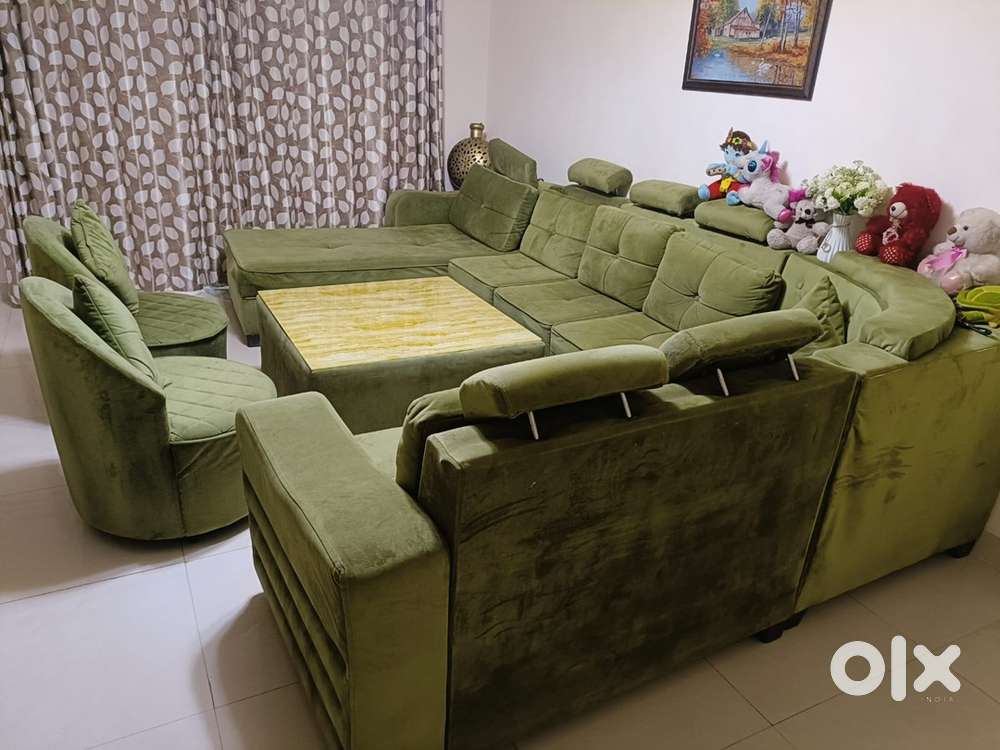 11 seater sofa in very good condition with center table