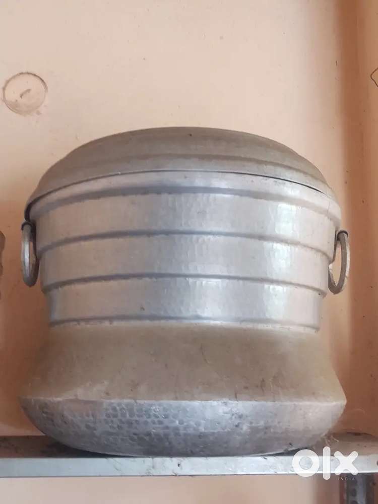 big aluminium Idly cooker with 80 pieces of idly maker