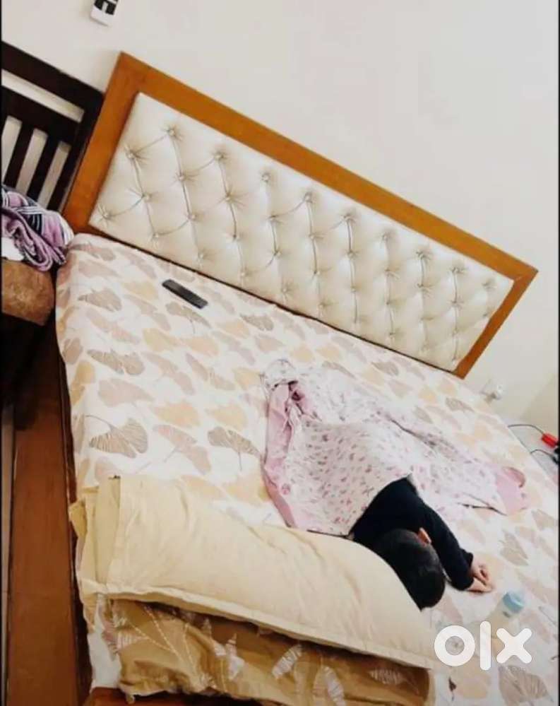 Sheesham Wood Double Bed With Mattress