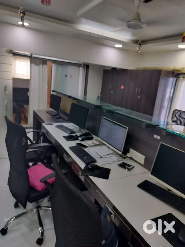 1990 sqft furniture office rent pune satara road dhankawadi