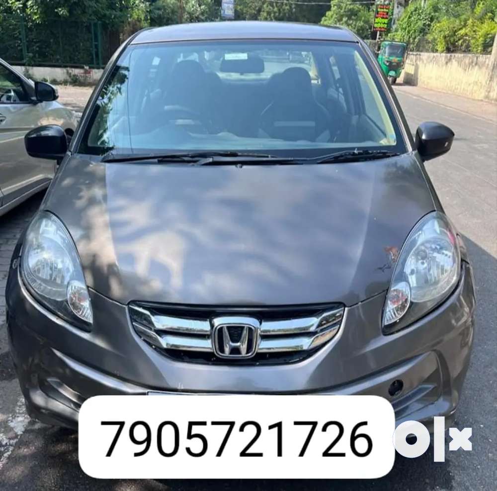 Honda Amaze 2013 Diesel Well Maintained self driven car.