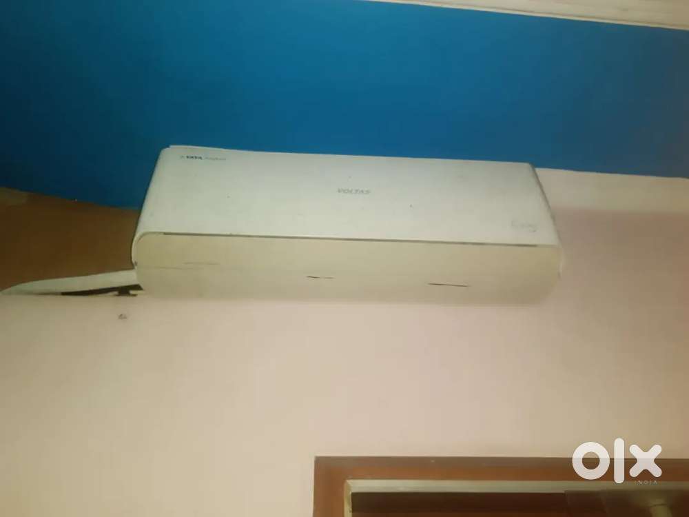 voltas 1 ton split inverter AC