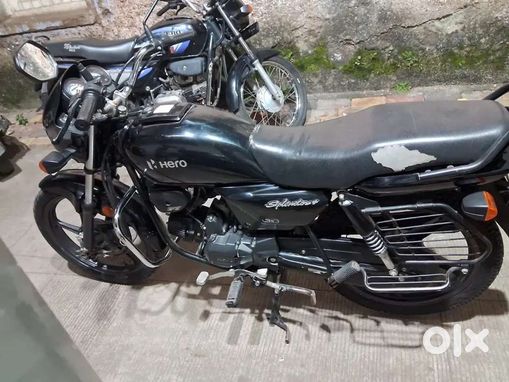 Splendor Plus black and accent 2022