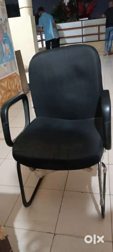 90 pic chair (700 rs par pic)