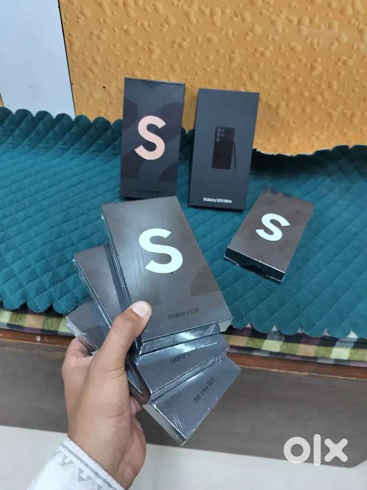 Newly samsung s22 5g 256gb box packed with bill nd warranty