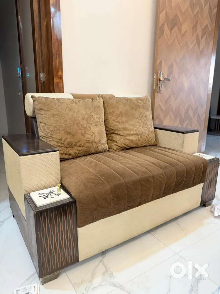 2 sofa set with  table