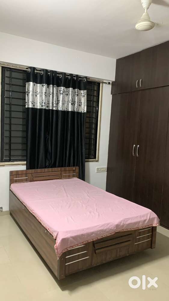 Semi furnished flat in Mahalaxmi Nagar
