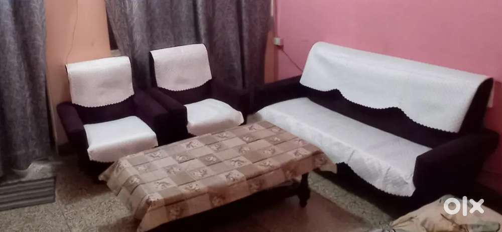5 seater sofa set decent conditions negotiable