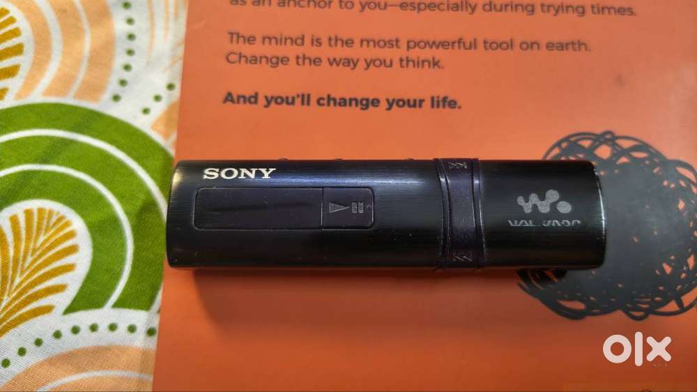 Sony Walkman MP3 Player 4GB  Metal Body  Excellent Condition