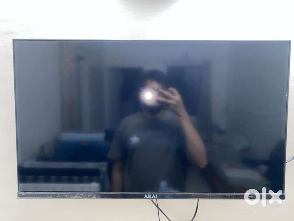 Brand New Akai 32 inch Smart Android TV