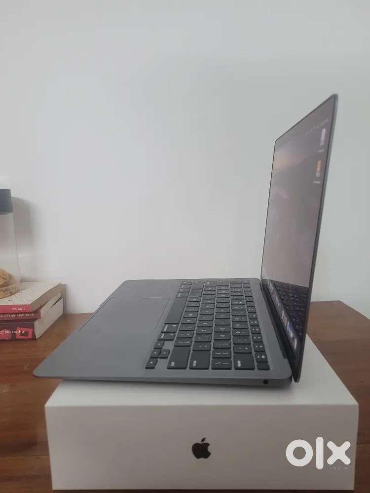 1 month old M1 Macbook Air