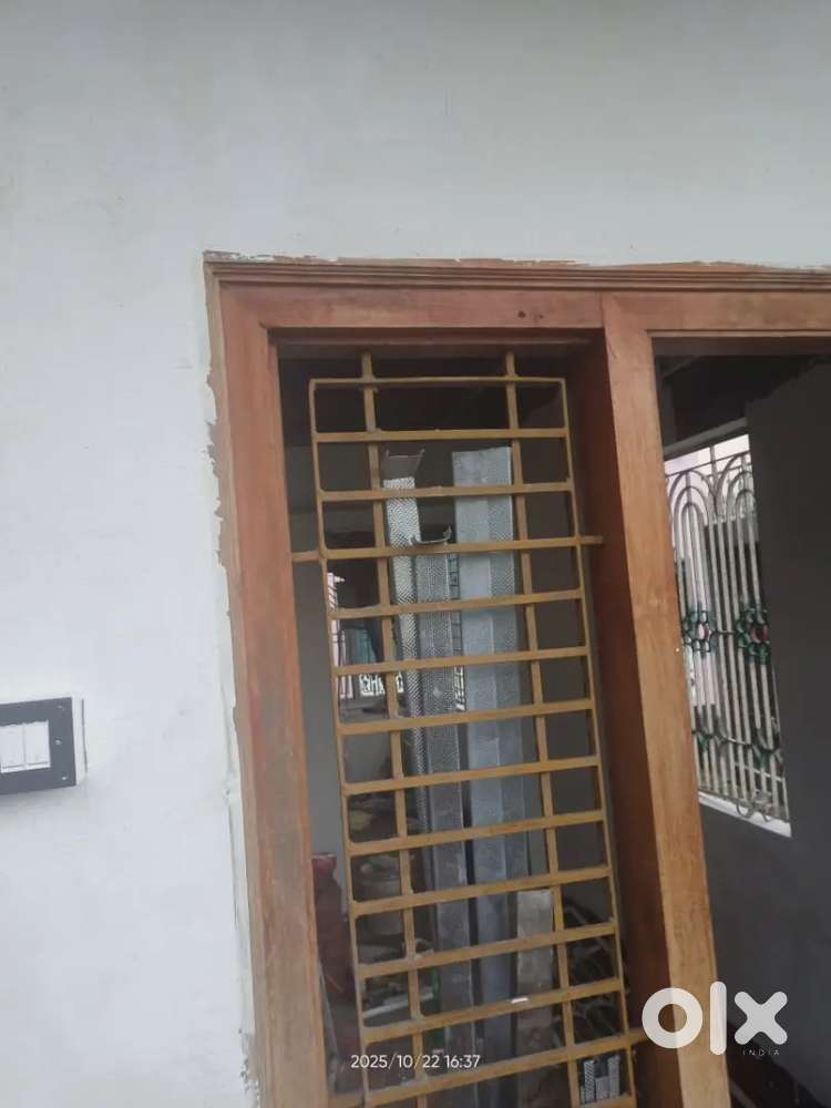 Amalapuram city house for rent for office tution class or bachelor