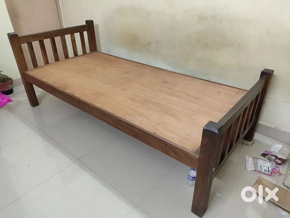 Solid Oak Single Bed – 6.5ft x 3.5ft  Sturdy & Durable