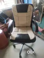 Revolving chair