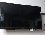 LED Smart TV Panasonic 32 inch (5 lines on display)
