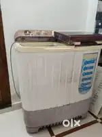 Semi automatic washing machine