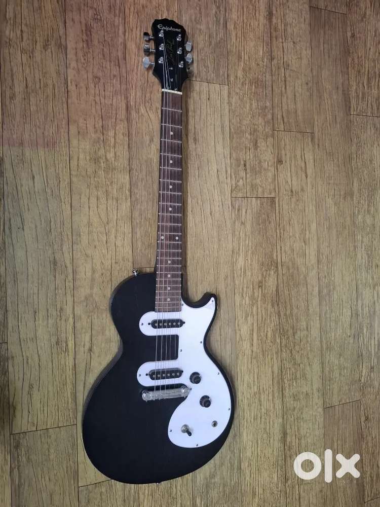 Electric guitar and Guitar Multi- Effects Padel