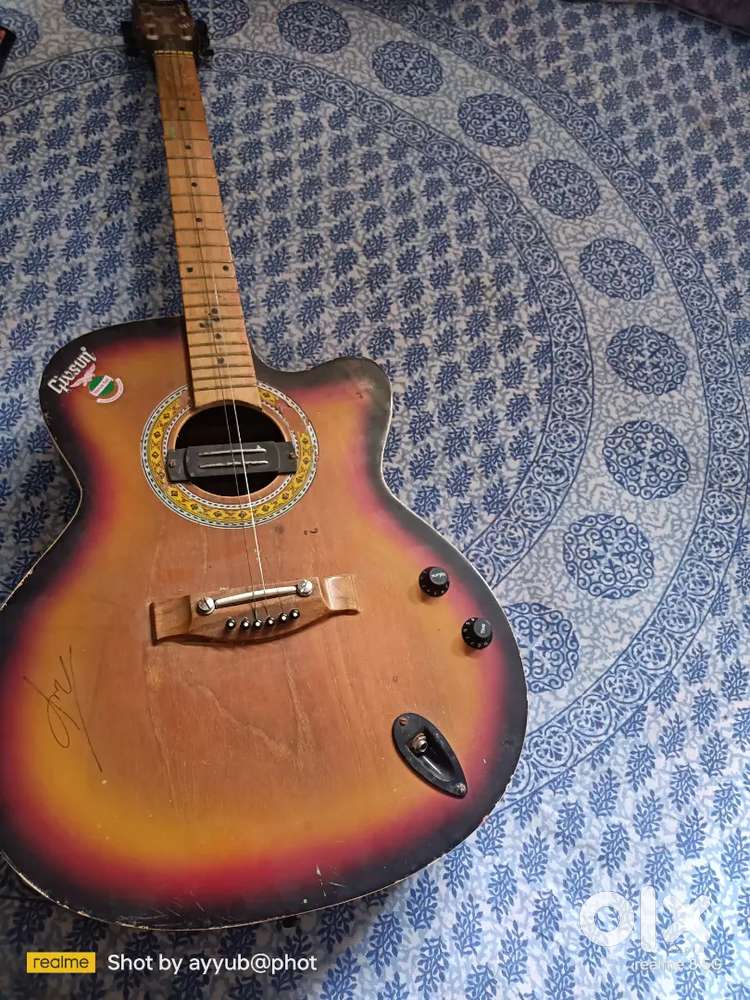 Good condition guitar