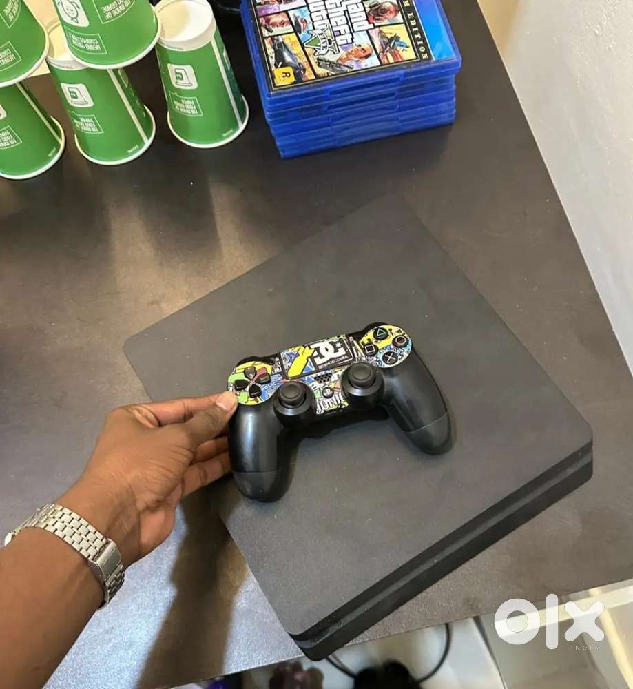 Sony Play Station 4 Standard Gaming Console (PS4 Standard)